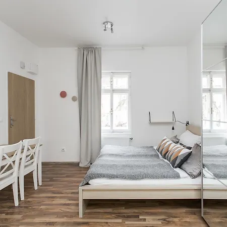 Soukenicka Apartcomplex 1 * Prague